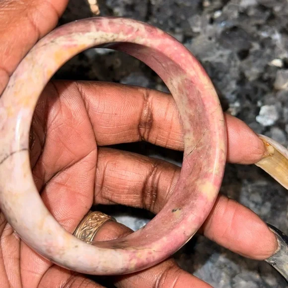 Elegant Pink Rhodonite Bangle 59MM (2.32”) Natural stone - Picture 5 of 10